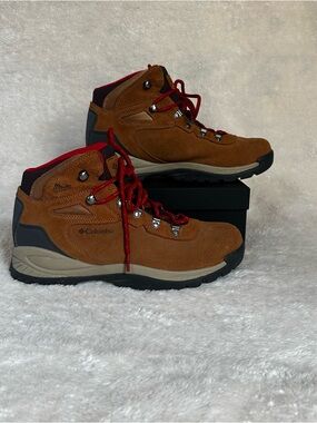Columbia Women’s Brown Suede Hiking Boots with Red Laces